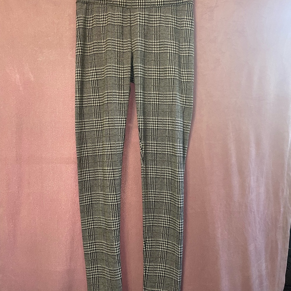 Aeropostale Women's Plaid Leggings - Black and Gray